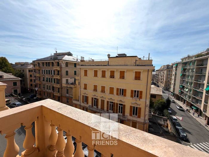 Appartamento quadrilocale in vendita in Via San Tomaso d'Aquino, Sestri Ponente, Genova
