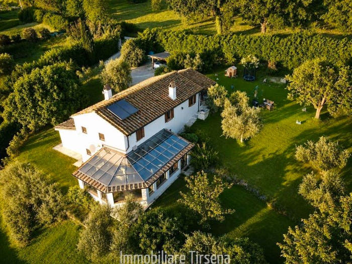 Casa quadrilocale in vendita in Centro, Amelia