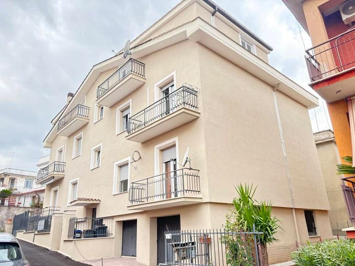Appartamento trilocale in vendita in Via Ettore Fieramosca, Centro, Guidonia Montecelio
