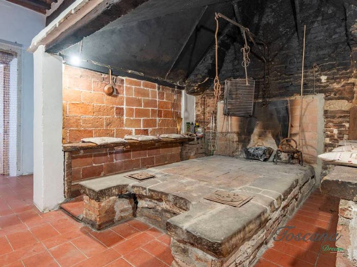 Casa con 6 locali in vendita in Strada Comunale del Palagetto, Pomarance