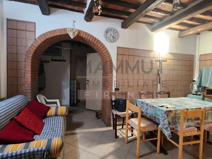 Appartamento trilocale in vendita in Via Stretta, Rio Marina, Rio