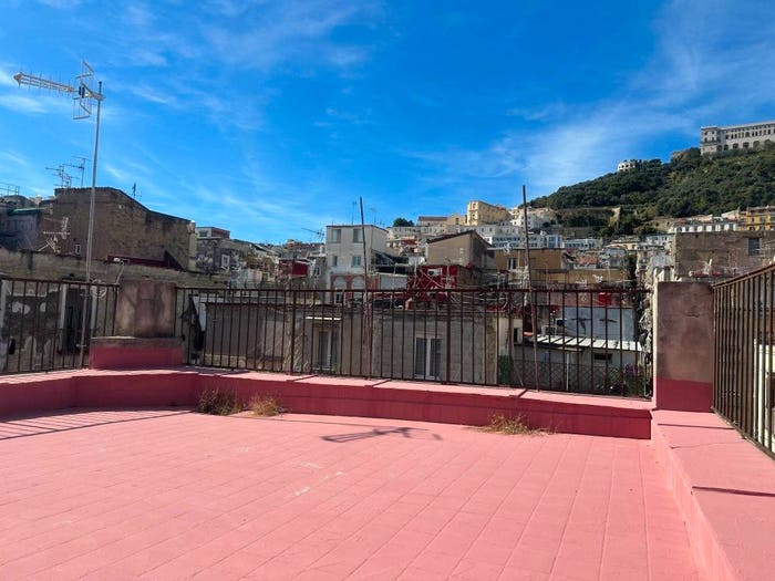 Appartamento quadrilocale in vendita in Via Portacarrese a Montecalvario, Quartieri Spagnoli, Napoli