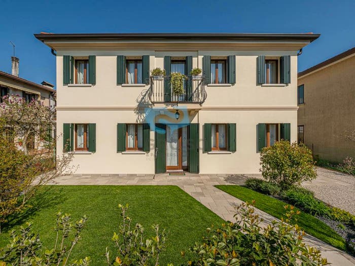 Casa con 5 locali in vendita in Via Maggio, Centro, Carbonera
