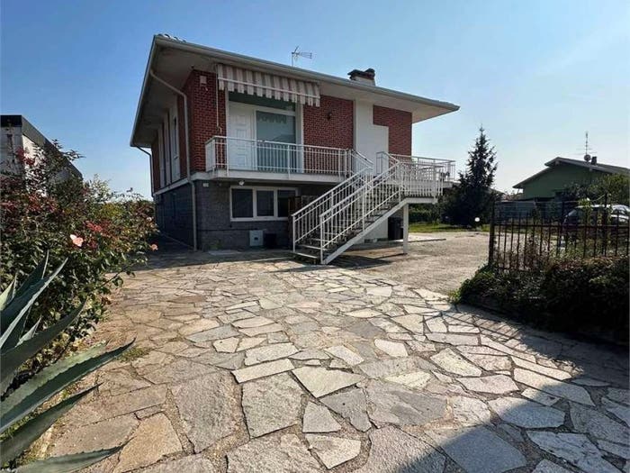 Casa trilocale in vendita in Centro, Oleggio