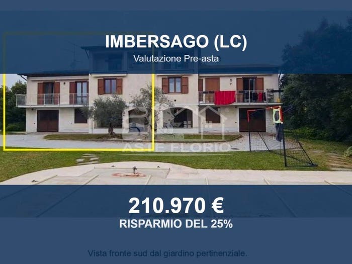 Casa trilocale in vendita in Via Aldo Moro, Centro, Imbersago