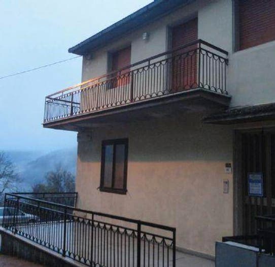 Casa con 6 locali in vendita in Via Noce del Nebbio, Carpinone