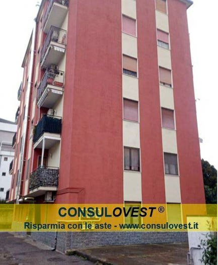 Appartamento bilocale in vendita in Via Sant'Alessandro, Centro, Caronno Pertusella