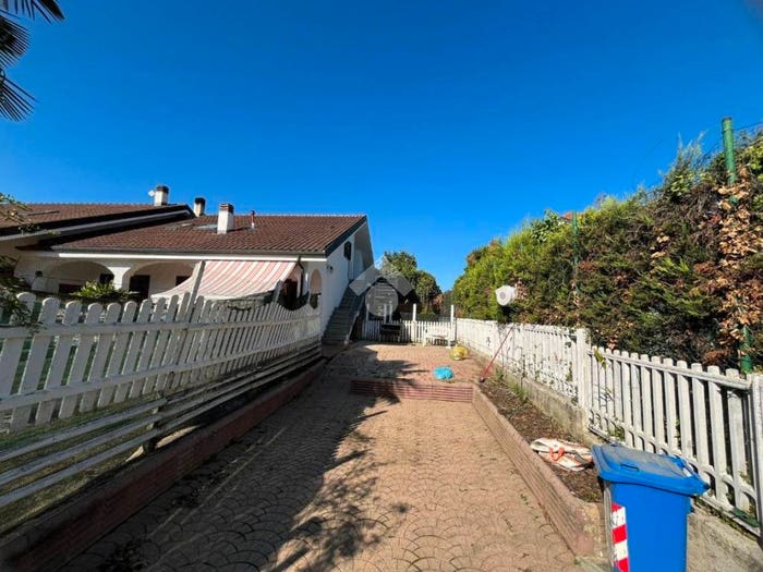 Appartamento trilocale in vendita in VIA DOMENINO, Bruino