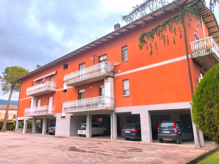 Appartamento quadrilocale in vendita in Strada Statale Tiberina, Parlesca, Perugia