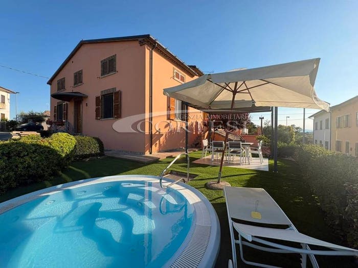 Casa con 6 locali in vendita in Strada Monte Rosario, San Costanzo