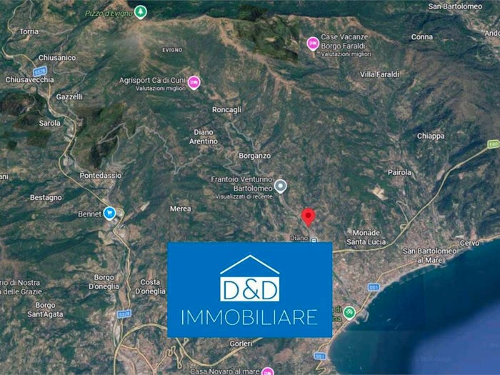 Casa con 6 locali in vendita in Strada Privata delle Rose, Centro, Diano San Pietro