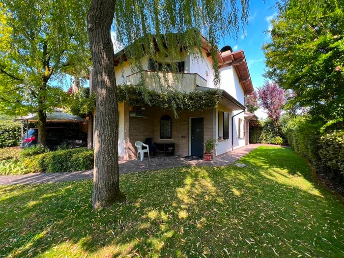 Casa con 6 locali in vendita in Via Firenze, Asola