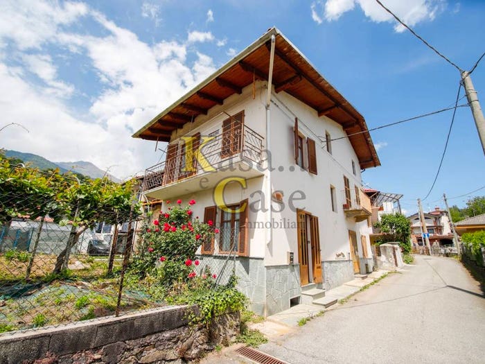 Casa con 6 locali in vendita in via montebello priacco, Priacco, Cuorgnè
