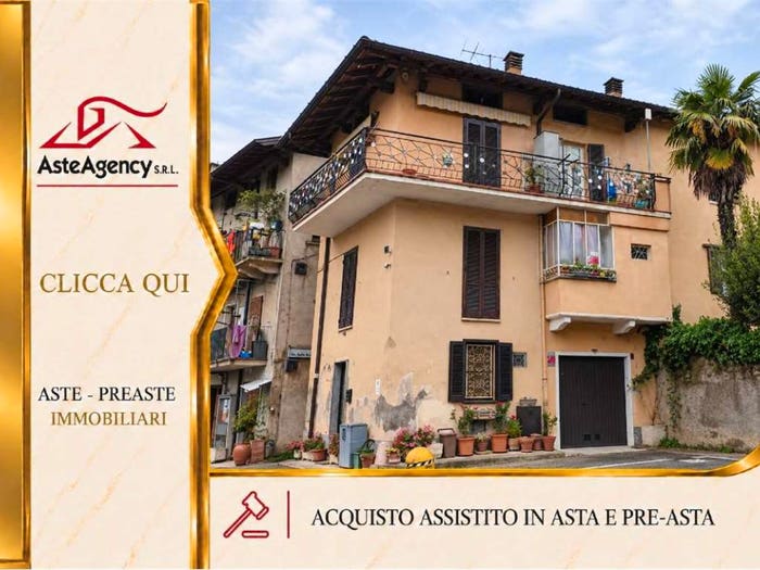 Casa con 6 locali in vendita in Via Rinaldi Giò Batta, Besano