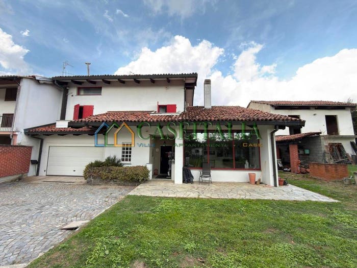 Casa con 6 locali in vendita in Borgata Chiusellaro, Pavone Canavese