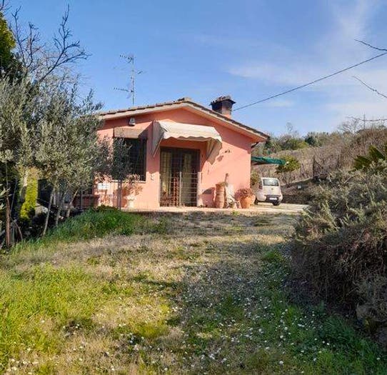 Casa quadrilocale in vendita in Via Poggio di Pozzolatico, Impruneta