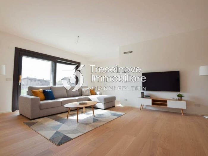 Casa quadrilocale in vendita in Via degli Alpini, Centro, Ponte di Piave