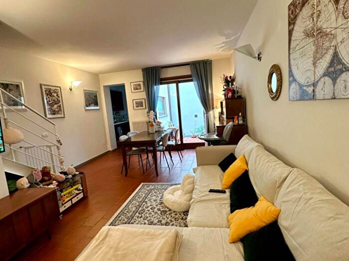 Casa quadrilocale in vendita in Via Cassero, Centro Storico San Francesco, Prato