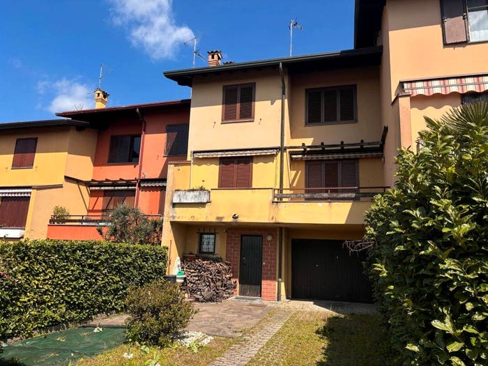 Casa quadrilocale in vendita in Via Nazario Sauro, Centro, Casnate con Bernate