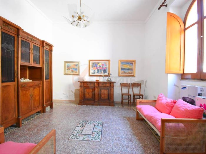 Casa con 6 locali in vendita in via Saccargia, Codrongianos