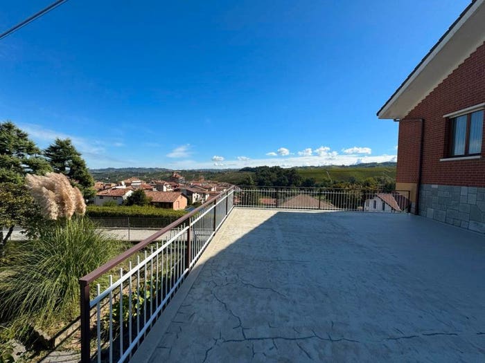 Casa con 5 locali in vendita in Via Vittorio Veneto, Centro, Barolo