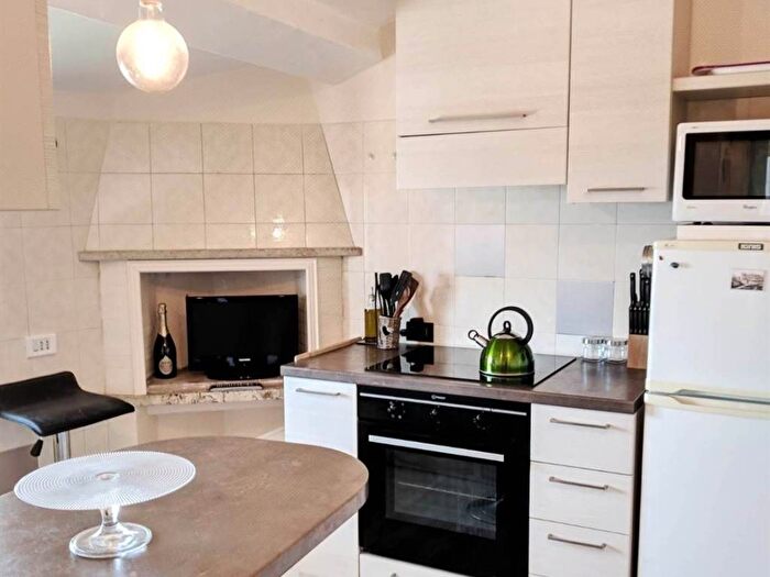 Appartamento quadrilocale in vendita in Via Budassi, Centro, Urbino