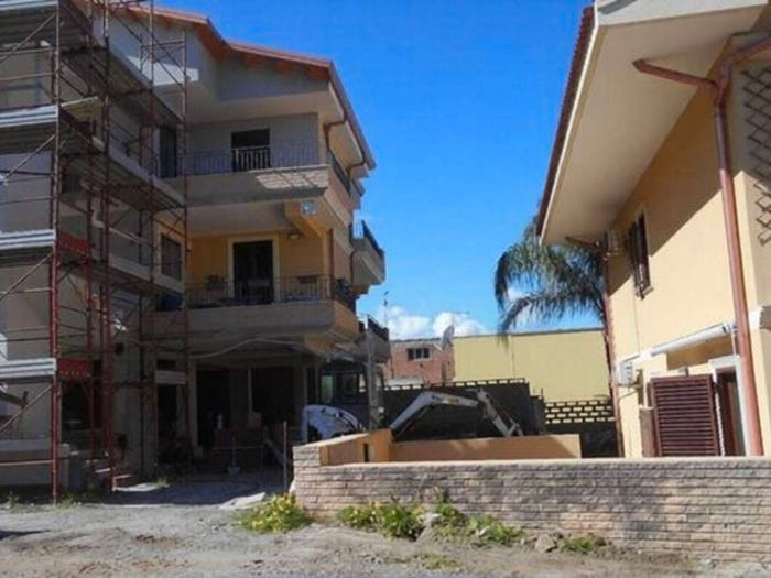 Appartamento con 6 locali in vendita in Via Nazionale Saponara Marittima ME Italia, Saponara