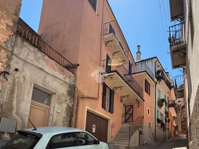 Casa trilocale in vendita in Via Giuseppe Zanardelli, Centro, Lanusei
