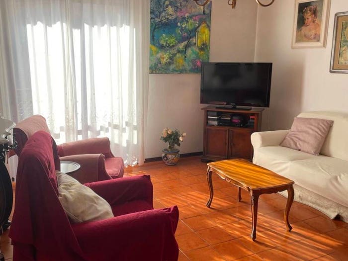 Appartamento con 6 locali in vendita in Via Canal del Rio, Centro, Carrara