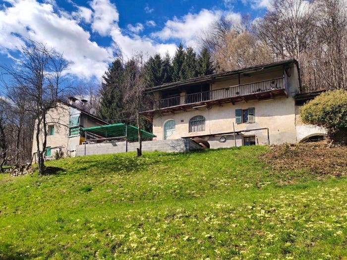 Casa quadrilocale in vendita in Frazione Inverso, Valchiusa
