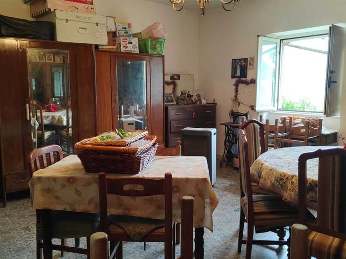 Casa con 6 locali in vendita in Muso di Bove snc, Centro, Aprigliano