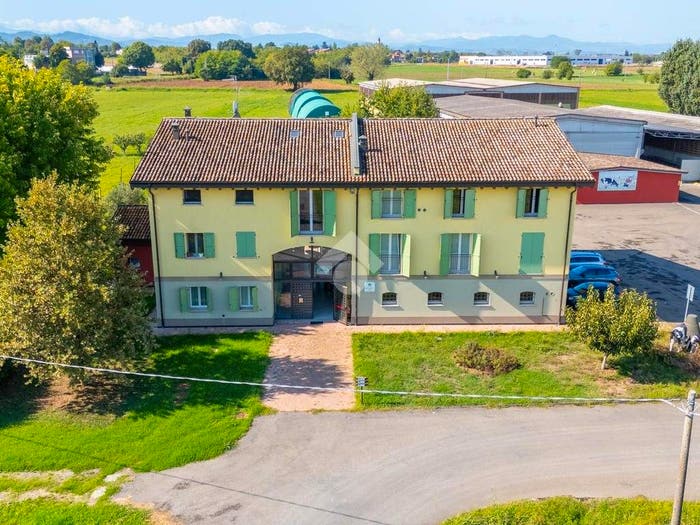 Casa con 6 locali in vendita in Str della Fornace, Cavriago