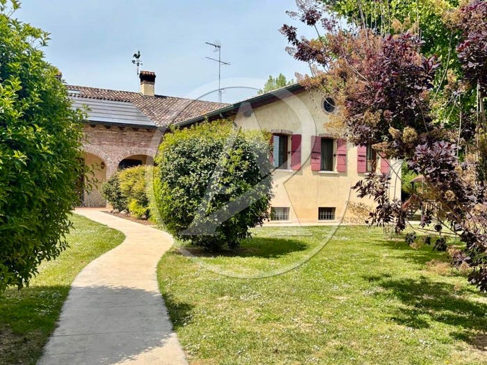 Casa con 6 locali in vendita in Via Ca' Pesaro, Roncade