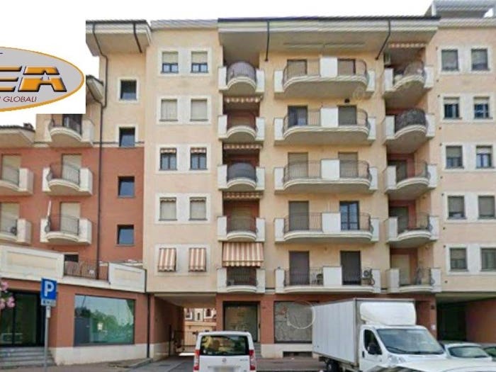 Appartamento trilocale in vendita in Strada Carignano, Mercato Santa Maria, Moncalieri