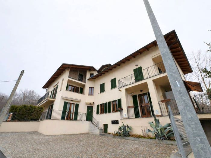 Appartamento con 5 locali in vendita in Strada San Marco, Canelli