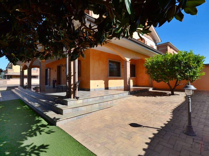 Casa con 6 locali in vendita in Mar Arabico, Torvaianica Alta, Pomezia