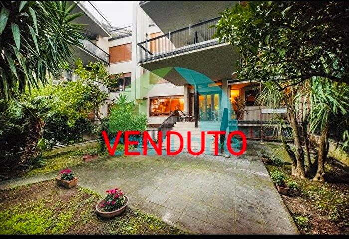 Appartamento con 5 locali in vendita in Via Massimi, Balduina, Roma