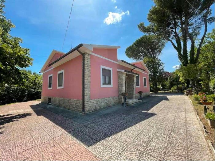 Casa con 5 locali in vendita in fraz Villa San Faustino, Massa Martana