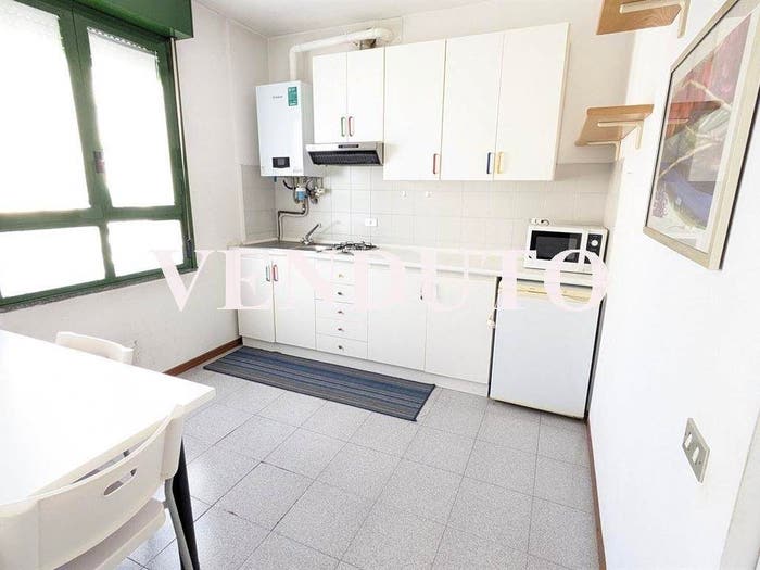 Appartamento bilocale in vendita in Via Leopardi, Centro, Erba