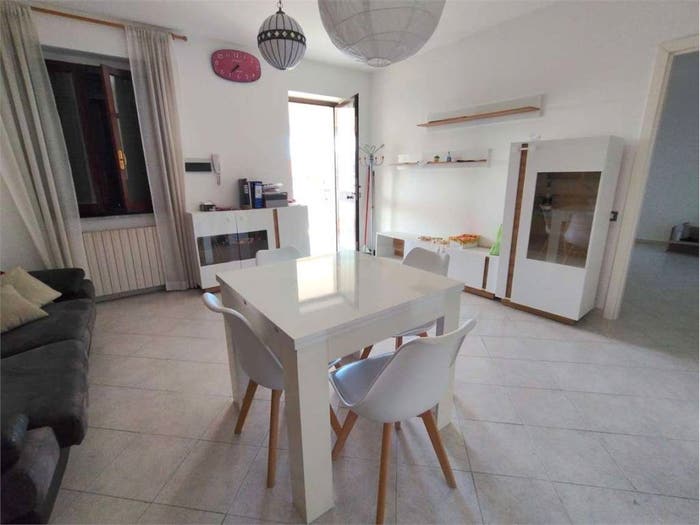 Appartamento quadrilocale in affitto in Casano Dogana Isola, Luni