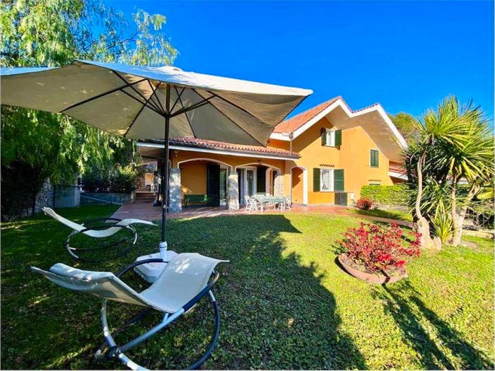 Casa con 6 locali in vendita in Strada delle Catene, Marina Di Andora, Andora