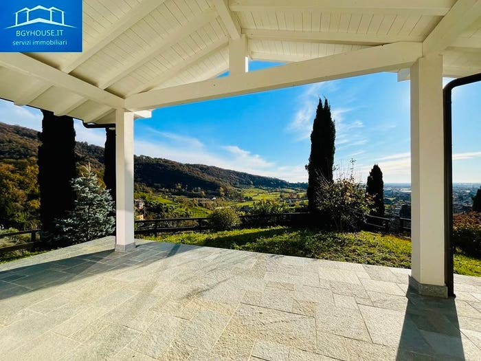 Casa trilocale in vendita in Via Sgaruga, Carobbio degli Angeli