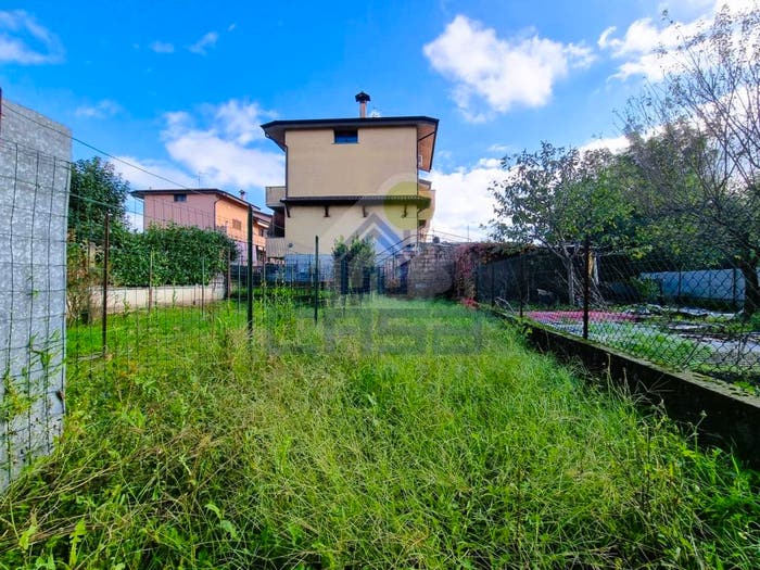 Casa bilocale in vendita in Via Cavour, Centro, Livraga