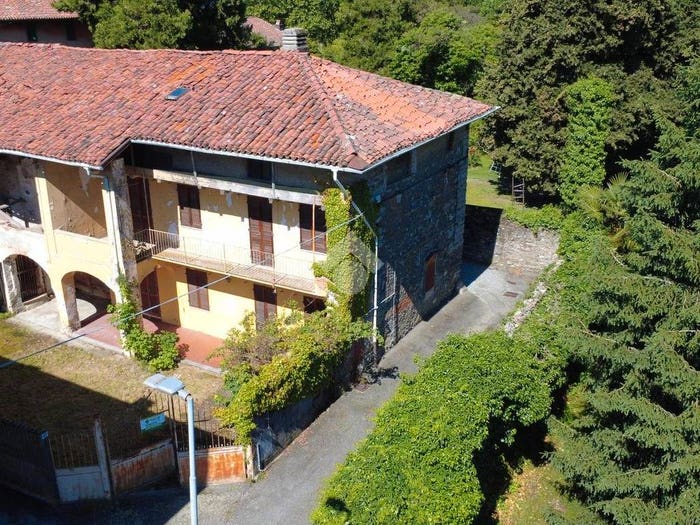 Casa con 6 locali in vendita in Via Campasso, Centro, Piverone