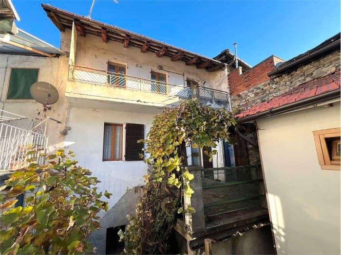 Casa con 6 locali in vendita in Via Monte Grappa, Perosa Argentina
