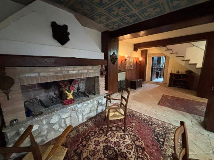 Appartamento quadrilocale in vendita in Monteleone di Spoleto, Centro