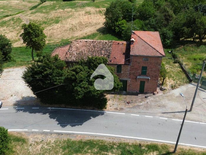 Casa con 6 locali in vendita in Strada Casatico, Strognano, Langhirano