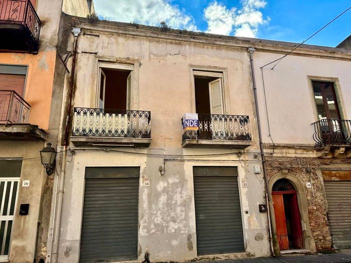 Appartamento con 6 locali in vendita in Via Giuseppe Garibaldi, Centro, Barcellona Pozzo di Gotto