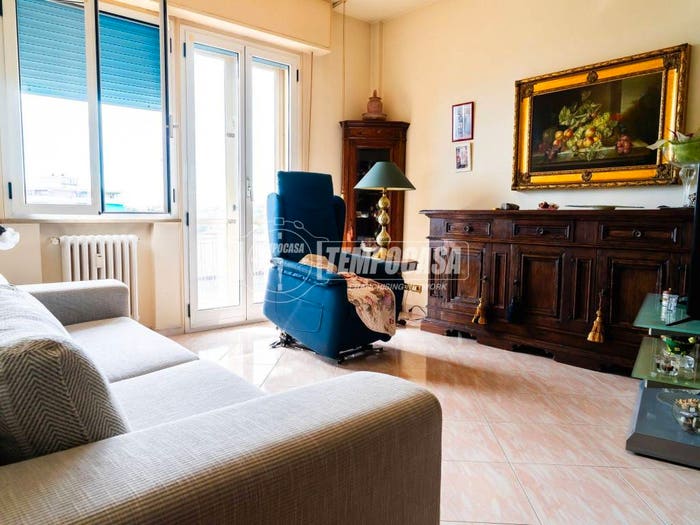 Appartamento quadrilocale in vendita in Viale Colombo, Sassonia, Fano