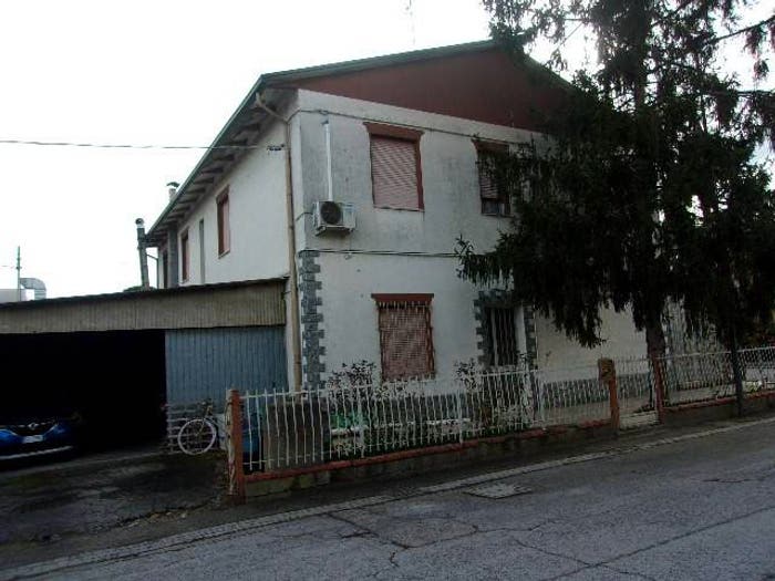 Casa con 6 locali in vendita in Via Aprile, San Pietro in Vincoli San Pietro in Campiano, Ravenna